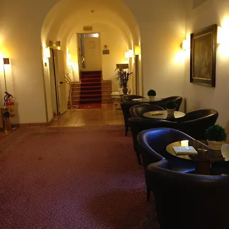Hotel Exe International Palace 4*