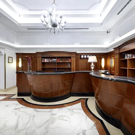 Exe International Palace Hotel