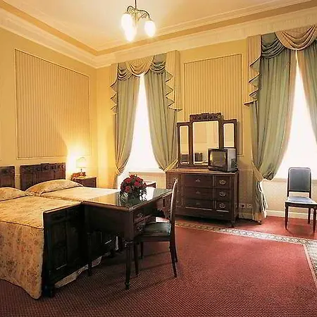 Alexandra Hotel 3*