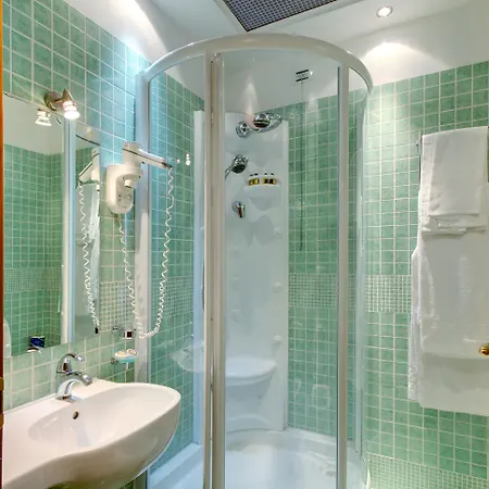 Corot Hotel 3*