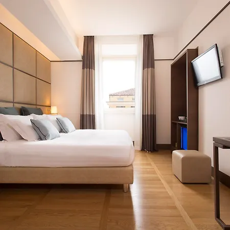 Hotel The Independent 4*