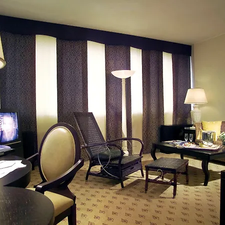 Mercure West Hotel 4*