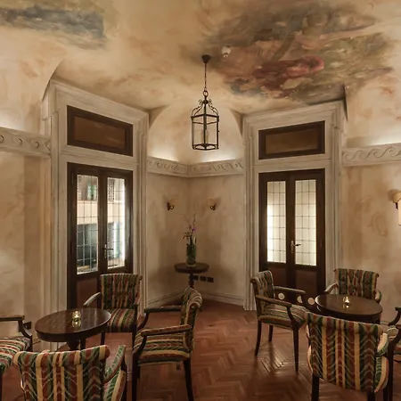 Palazzo Cardinal Cesi Hotel