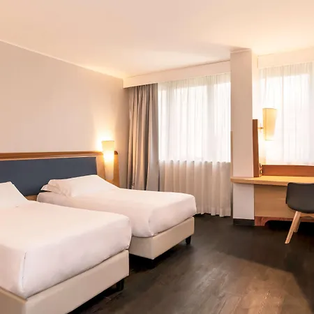 Mercure West