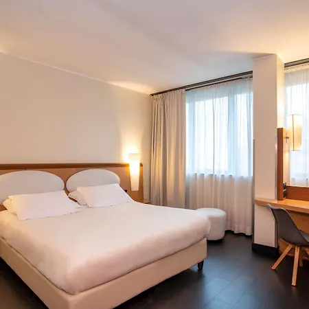 Hotel Mercure West