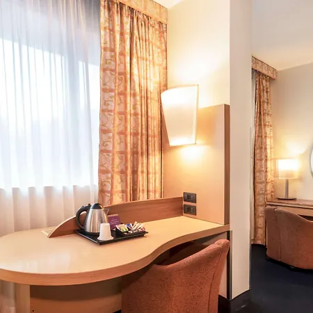 Mercure West Hotel