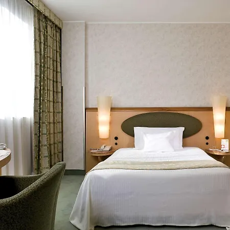 Mercure West