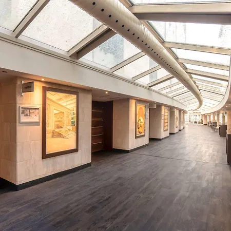 Mercure West Hotel
