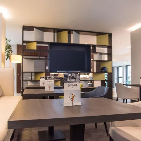Mercure West 4*