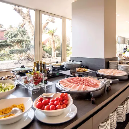 Mercure West 4*