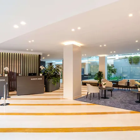 Mercure West 4*