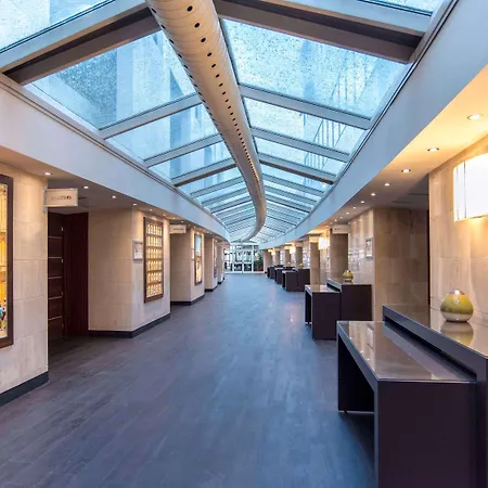 Hotel Mercure West 4*
