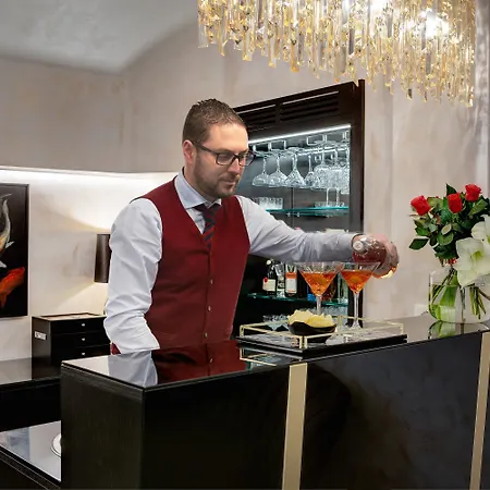 Dharma Boutique & Řím