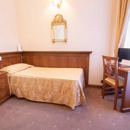 Hosianum Palace 3* Roma