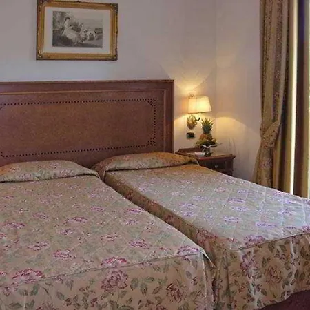 Pinewood Hotel