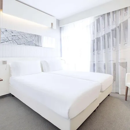 Ibis Styles Eur מלון