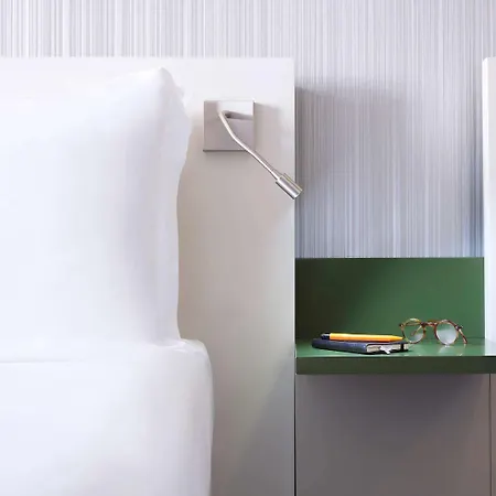 Ibis Styles Eur מלון