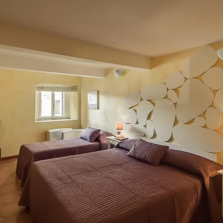 فندق مبيت وإفطار روم كينغز 4*