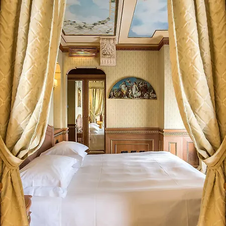 Hotel River Palace