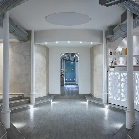 Relais De L'opera