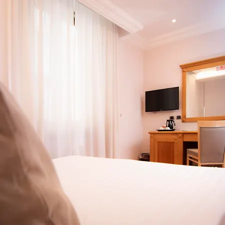Hotel Giolli Nazionale Řím