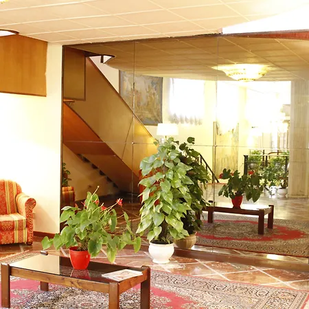 Lh Grand Hermitage