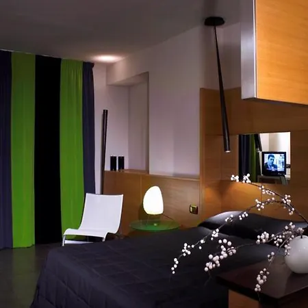 Hotel Zone 4*
