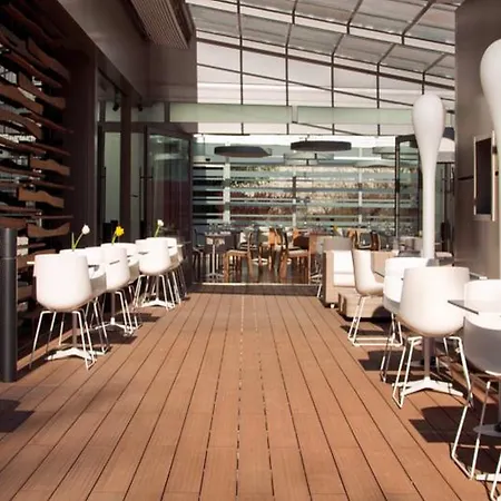 Zone Hotel