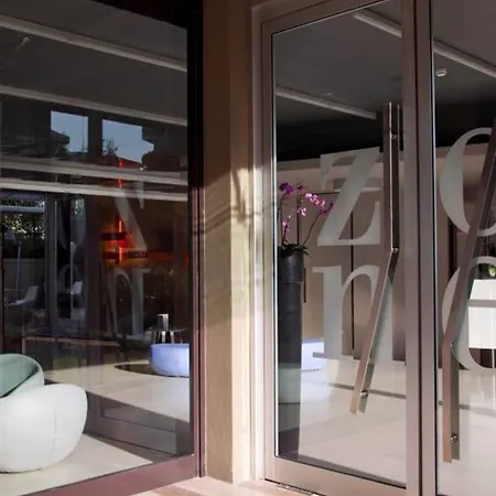 Zone Hotel 4*
