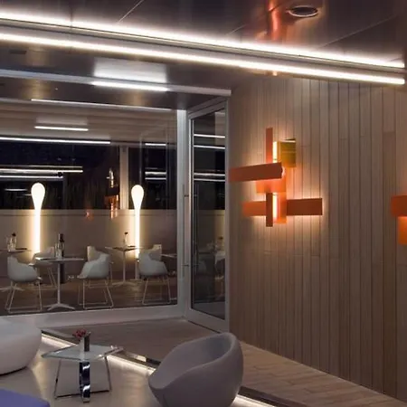 Zone Hotel 4*