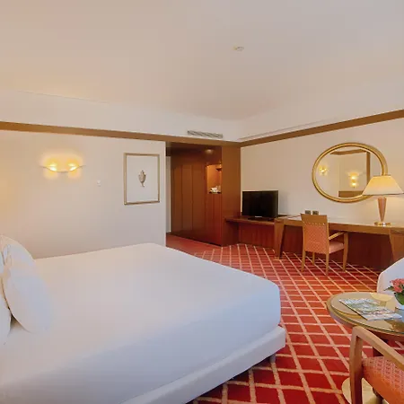 Hotell Nh Carpegna 4*