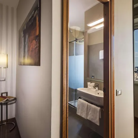 Western Piccadilly Hotel 4*