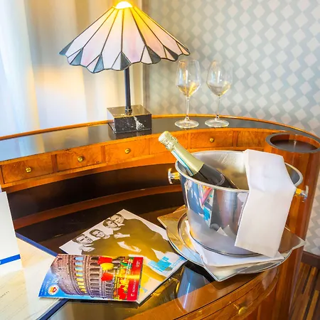 Best Western Artdeco Hotel 4*