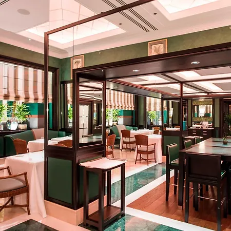 מלון Marriott Grand Flora