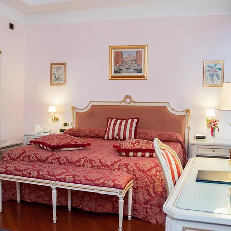 Daniel's Hotel 4*