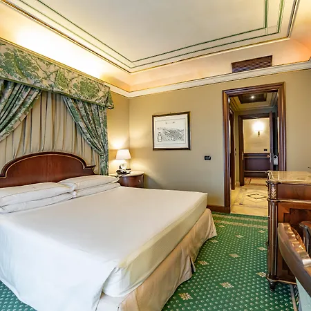 River Chateau Hotel 4*