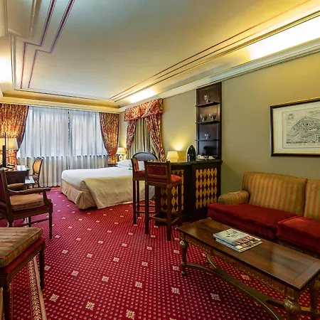 River Chateau Hotel 4*