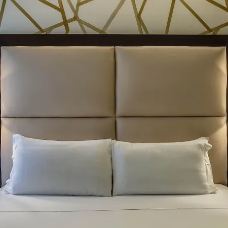 Hotel Catone District 3*