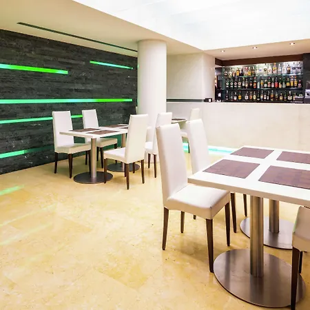 Hotel Hilton Garden Claridge 4*
