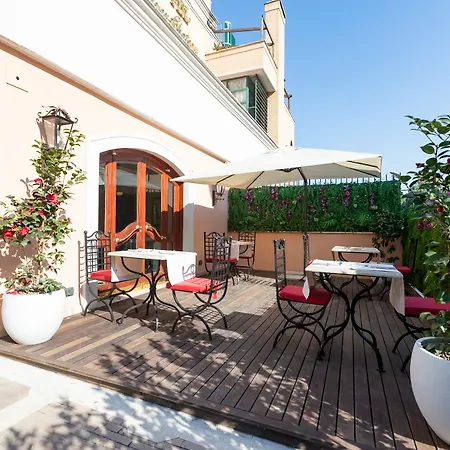 River Chateau Hotel 4*