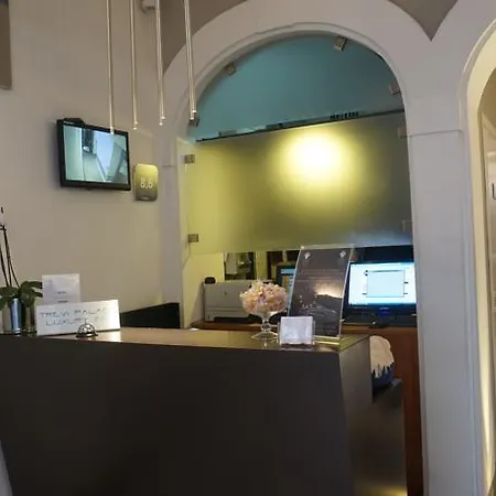 Trevi Palace Luxury Отель