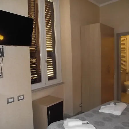 Hotel Elide 3*