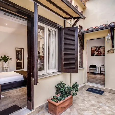 Garden Hotel 3*