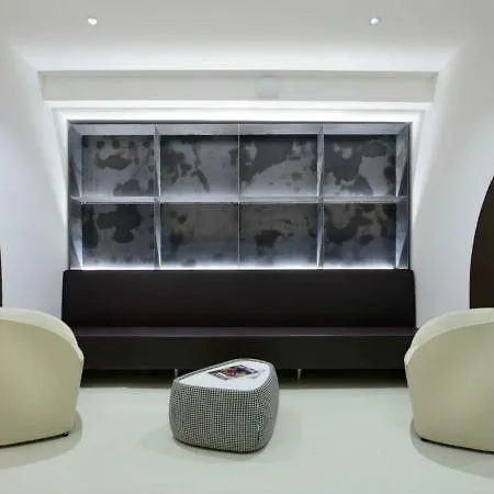 Life Hotel 4*