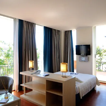 Western Globus Hotel