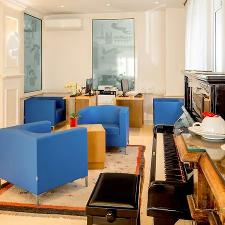Western Globus Hotel 3*