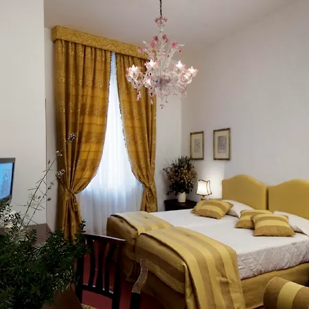 Hotel Columbia 3*