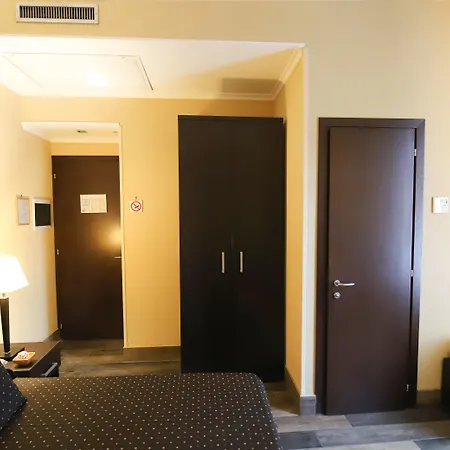 Latinum Hotel