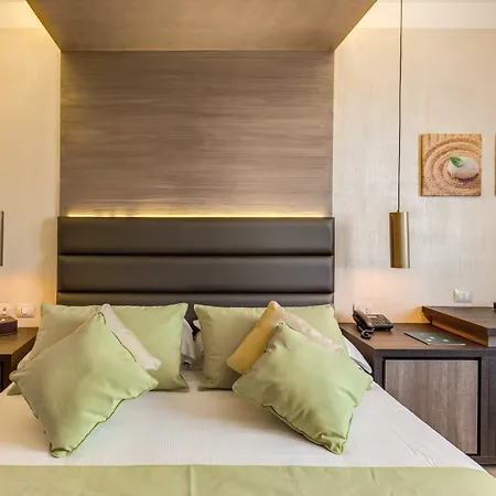 Hotel Warmthotel 4*