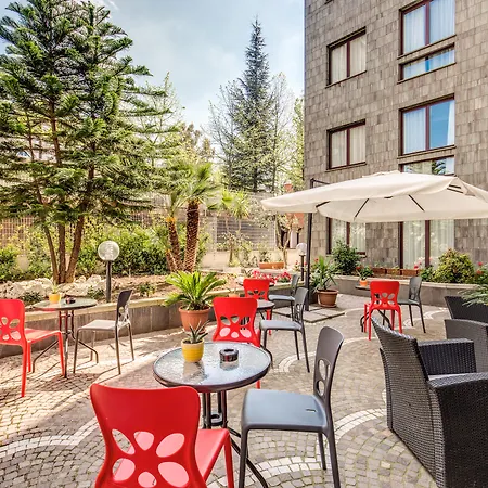 Warmthotel Hotel